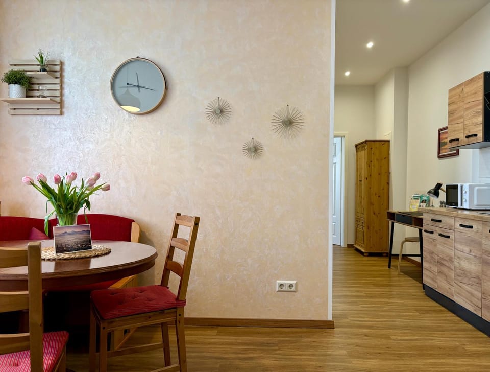 Children play ground, Kitchen or kitchenette, Seating area, Dining area, heating, internet, microwave, oven, pet friendly, stove, kitchen