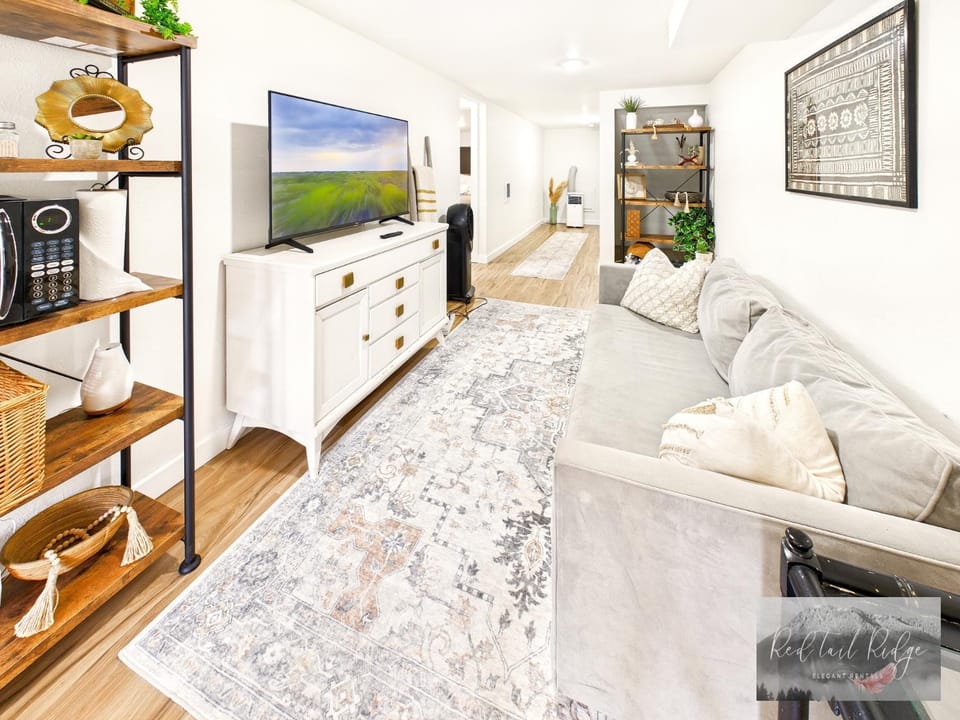 TV and multimedia, Living room, Photo of the whole room, Seating area