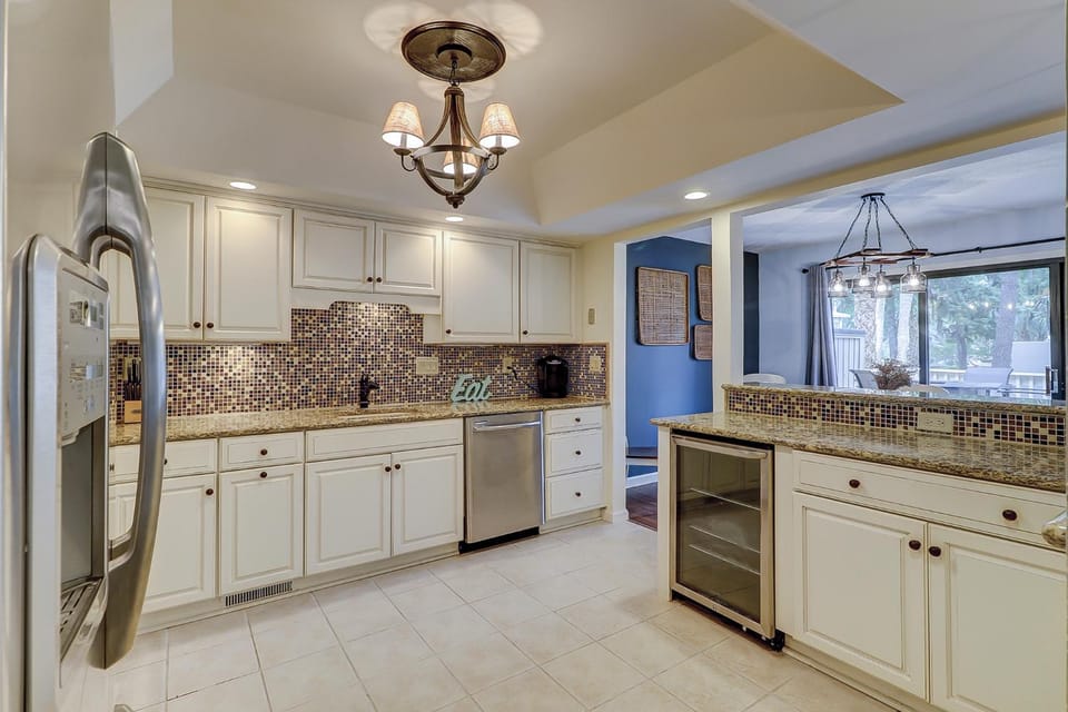 2 BR King Queen and Twin with Foldout Bikes & Beach Gear included House in Hilton Head Island