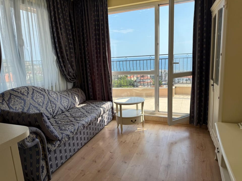 View (from property/room), Living room, Seating area