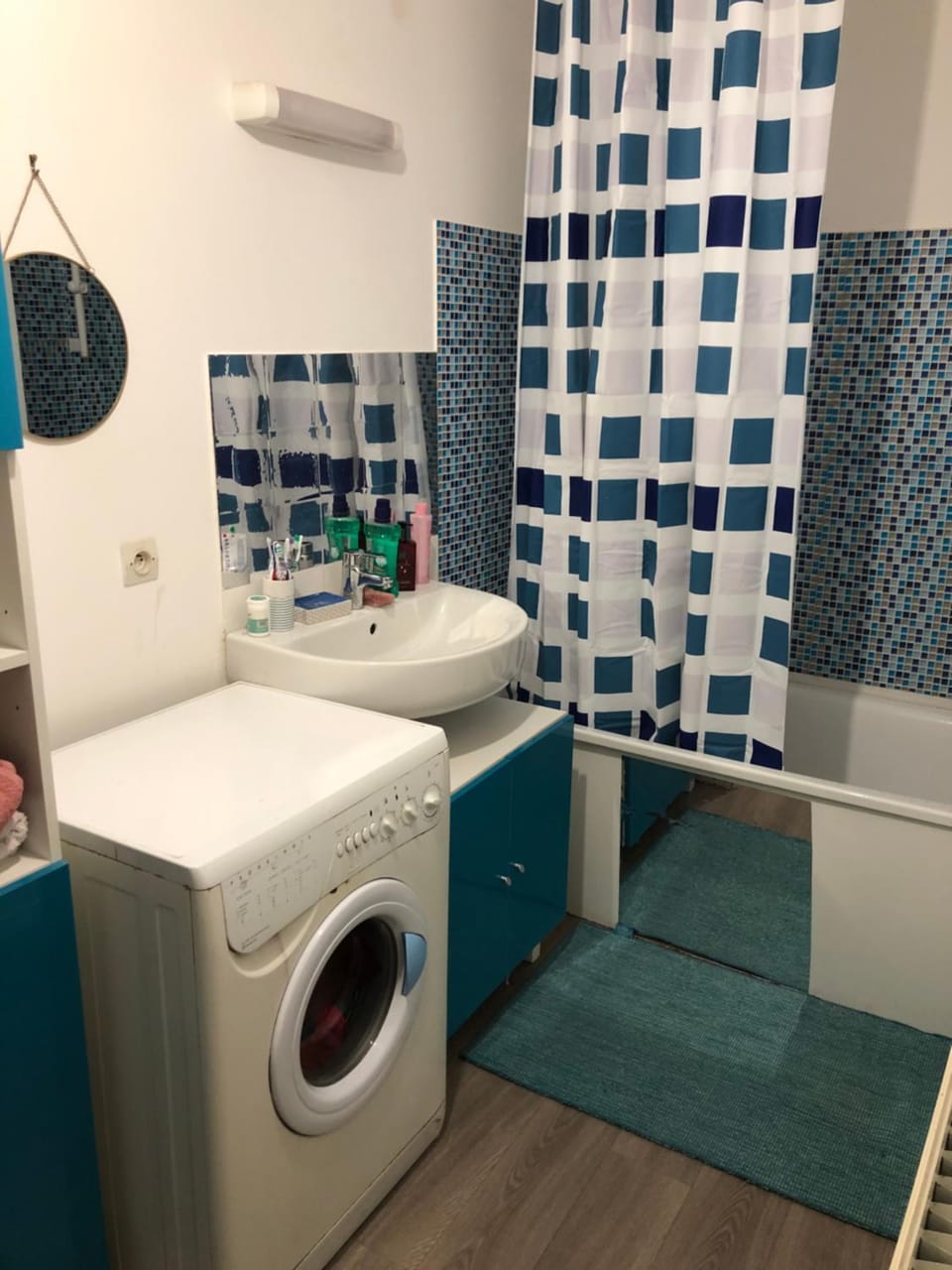 Bathroom, washing machine