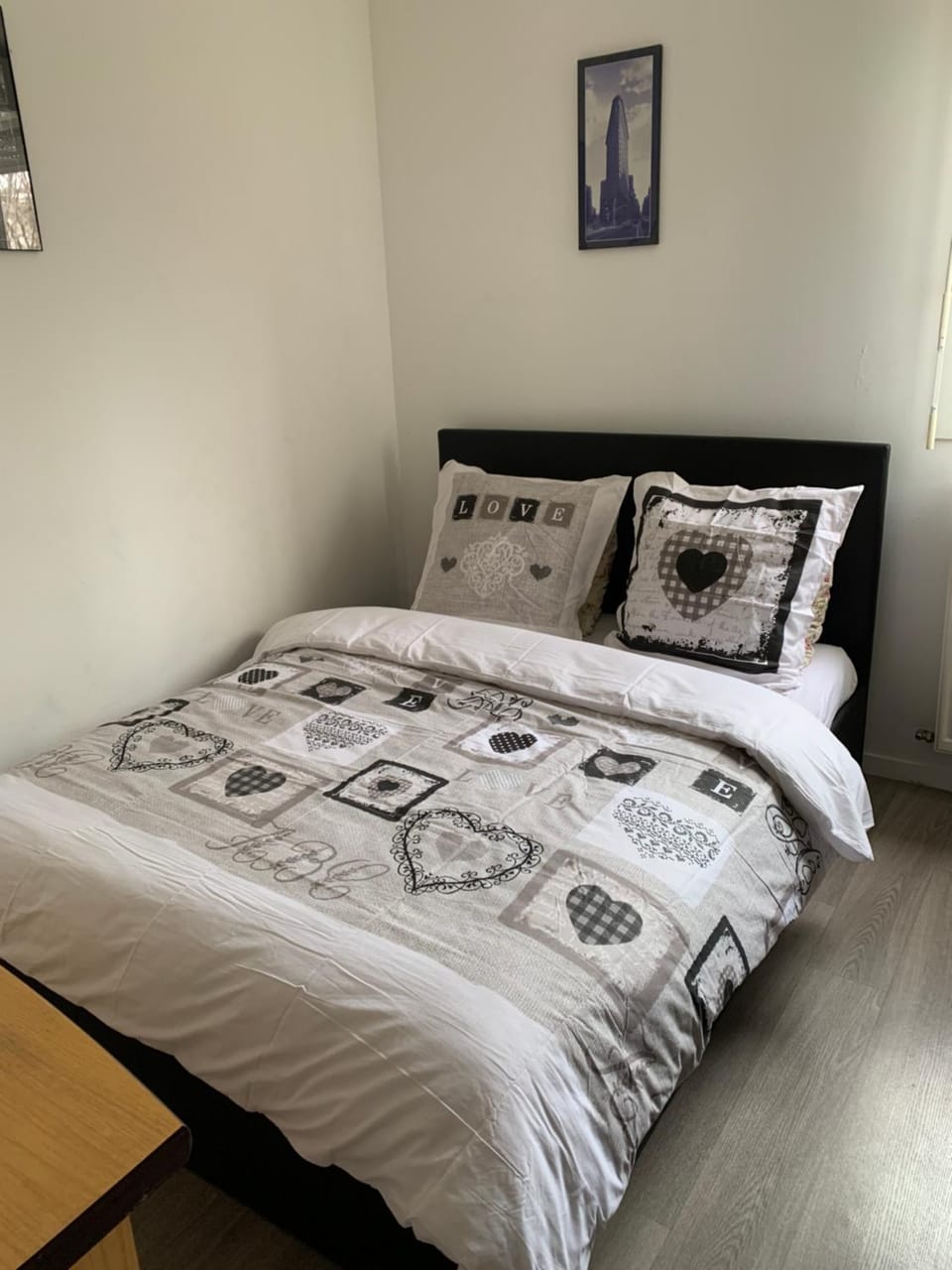 Bed, Photo of the whole room, Bedroom