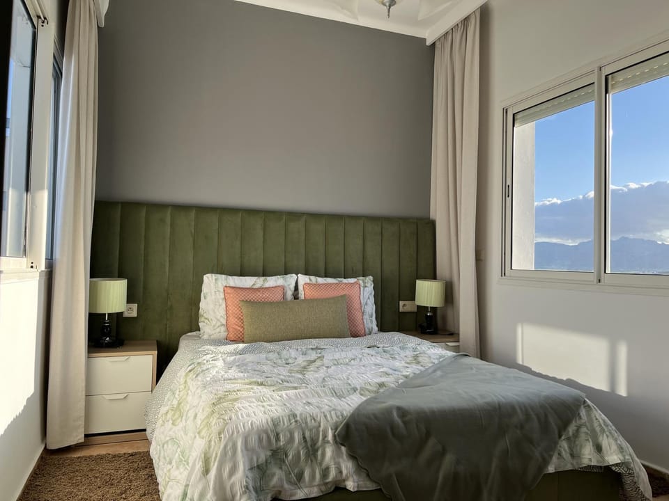 Bedroom, Mountain view, Sea view