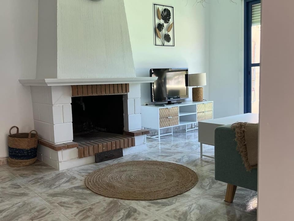 Communal lounge/ TV room, TV and multimedia, Living room, Seating area