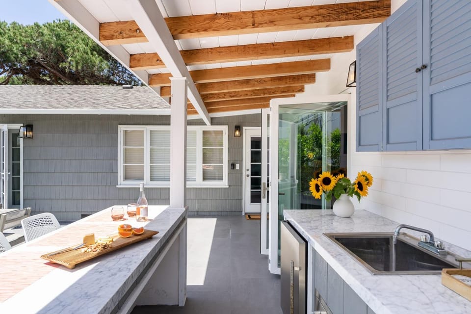 Gorgeous coastal four-bedroom steps from Windansea Beach House in La Jolla