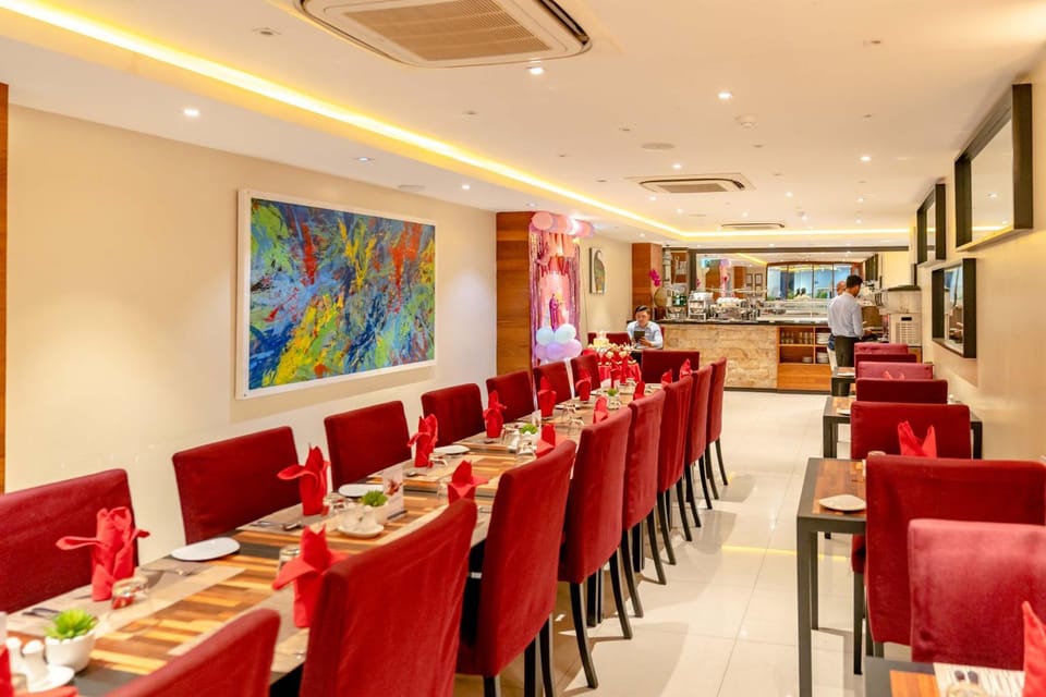 Restaurant/places to eat, Food and drinks, Seating area