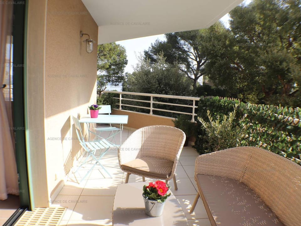 Bel appartement T3 avec terrasse à Cavalaire-sur-Mer - FR-1-100-270 Apartment in Cavalaire-sur-Mer