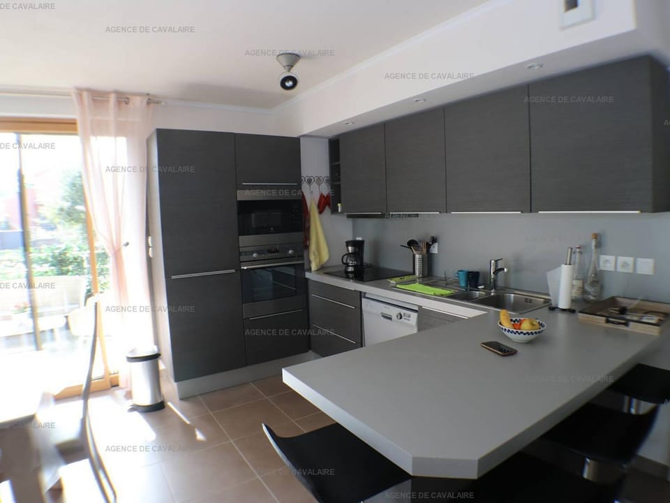 Bel appartement T3 avec terrasse à Cavalaire-sur-Mer - FR-1-100-270 Apartment in Cavalaire-sur-Mer