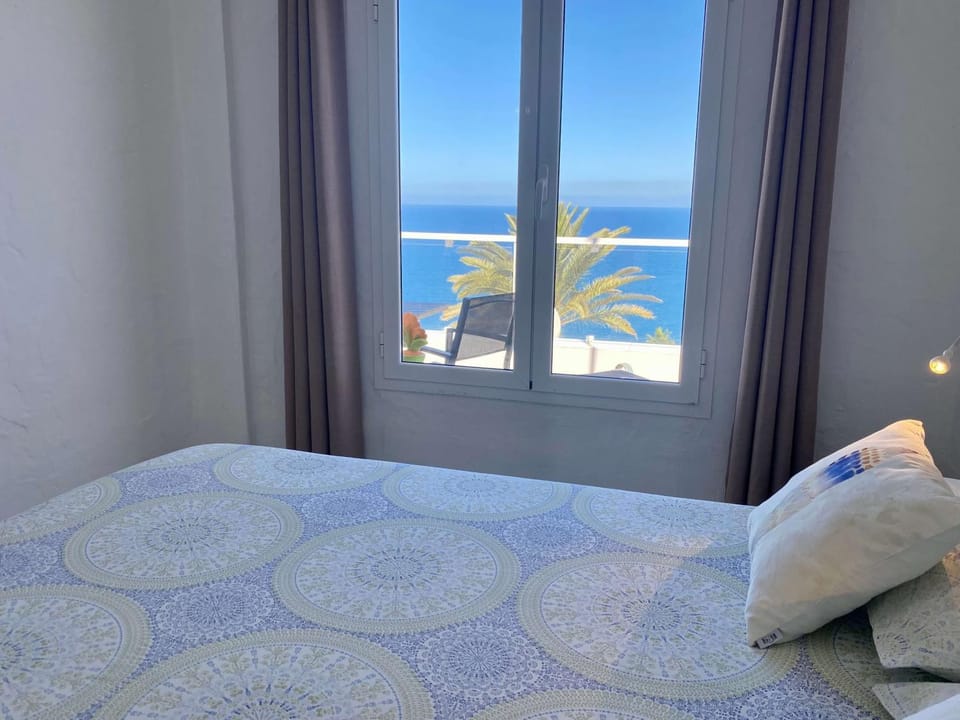 Bed, Bedroom, Sea view