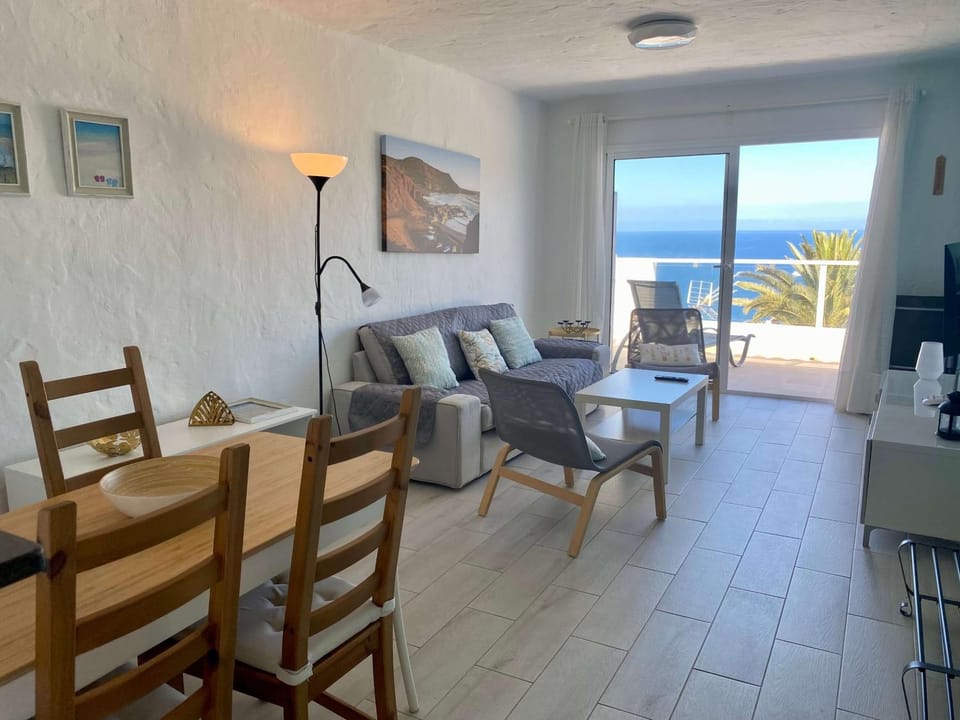 Living room, Dining area, Sea view