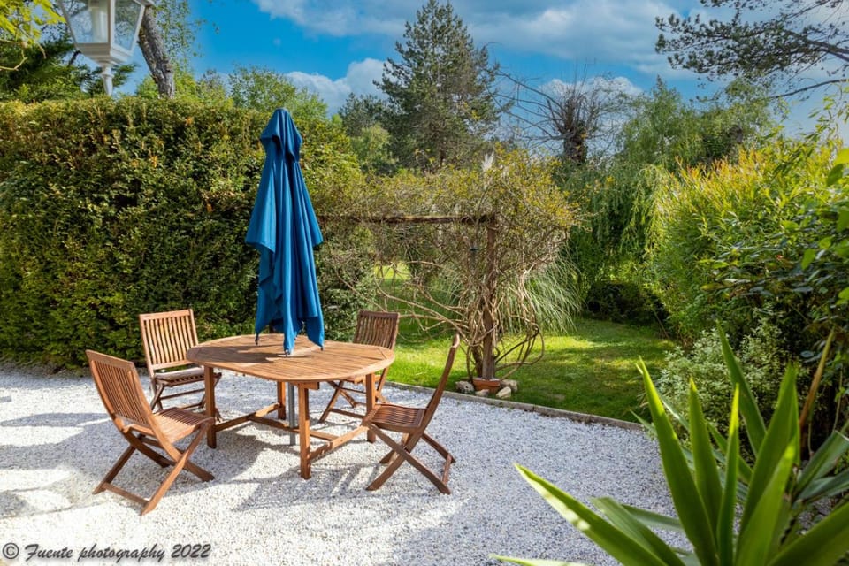 Patio, BBQ facilities, Garden, Dining area, Garden view, sunbed