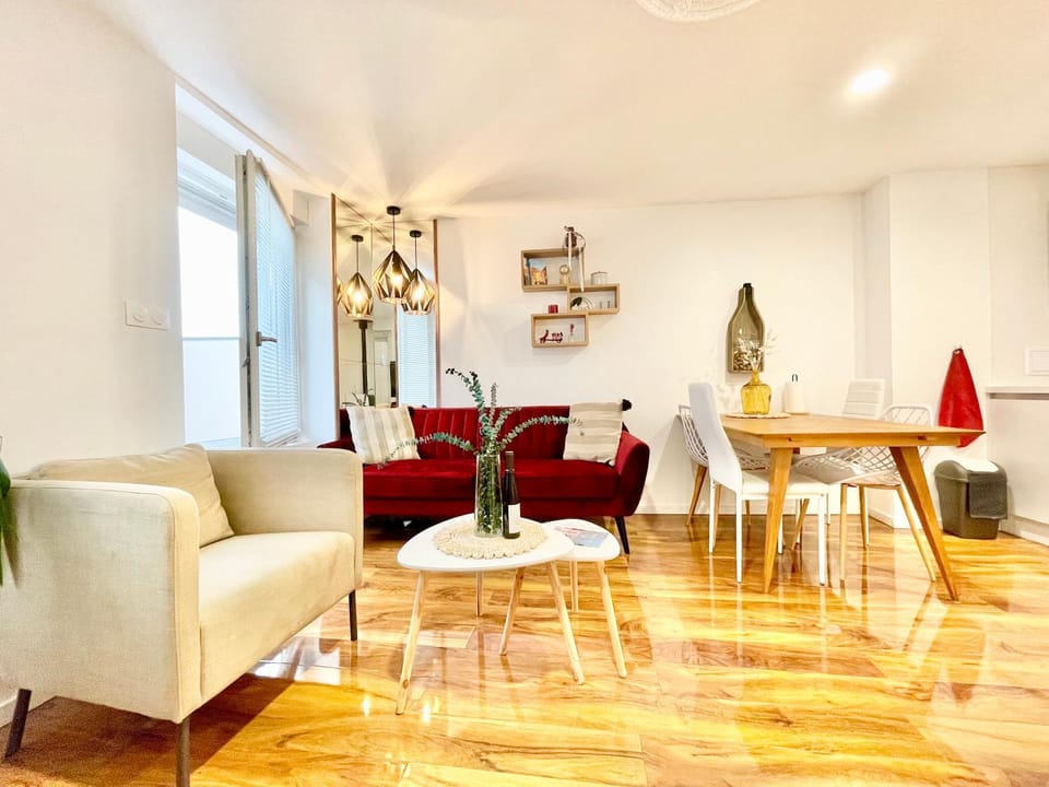 Living room, Seating area, Dining area