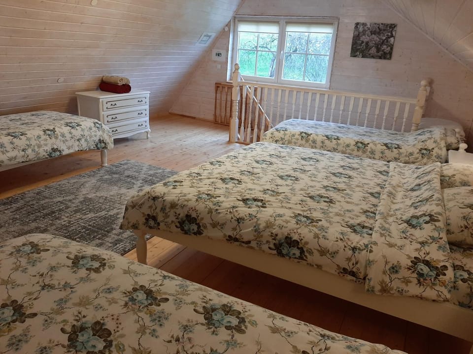 Bedroom, Family