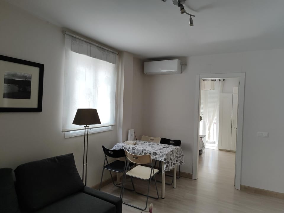 Living room, Seating area, Dining area, air conditioner