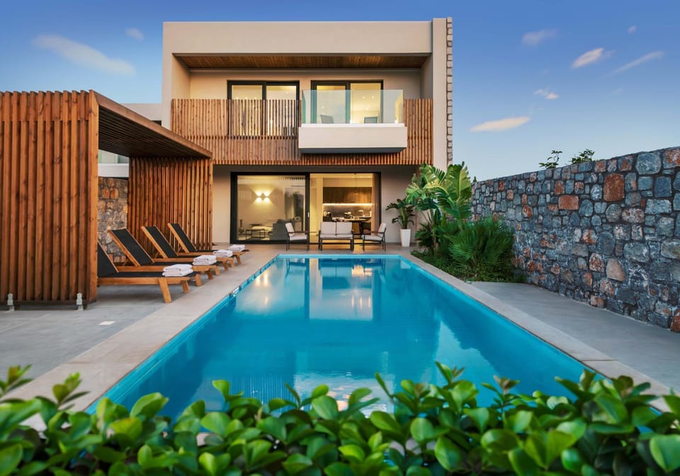 Property building, Swimming pool