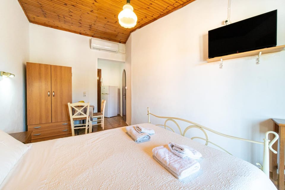 Property building, Living room, Bedroom
