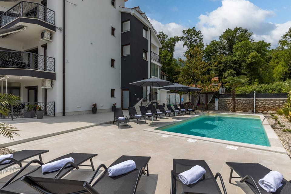 Property building, Patio, Day, View (from property/room), Balcony/Terrace, Pool view, Swimming pool, sunbed