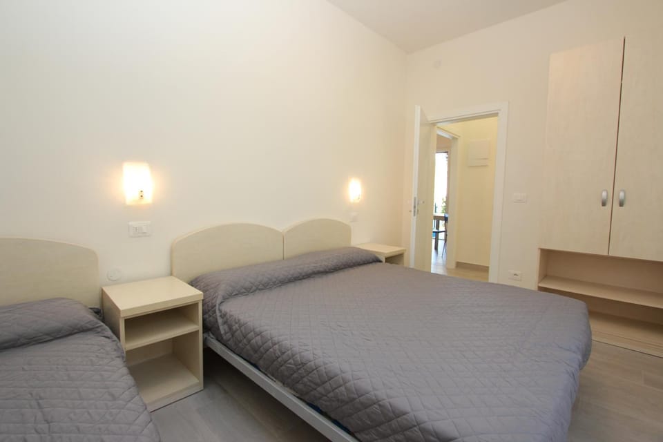 Bed, Bedroom