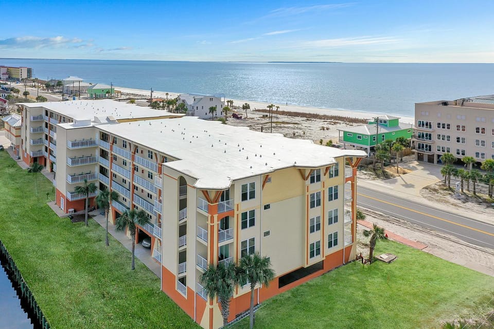 Summerhouse 209 by Pristine Properties Vacation Rentals Apartment in Mexico Beach