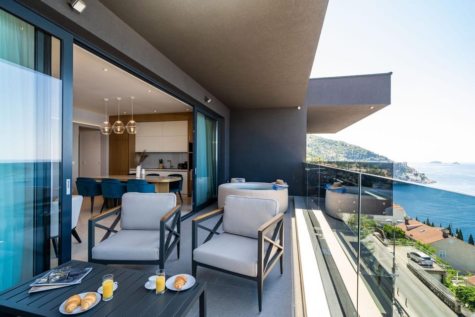 Luxury 2 BD Apartment Ika Marie - Dubrovnik Old Town with Jacuzzi and Parking Apartment in Dubrovnik