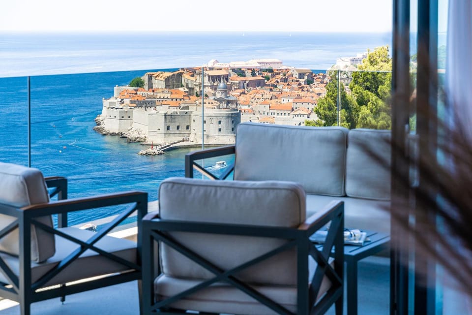 Luxury 2 BD Apartment Ika Marie - Dubrovnik Old Town with Jacuzzi and Parking Apartment in Dubrovnik