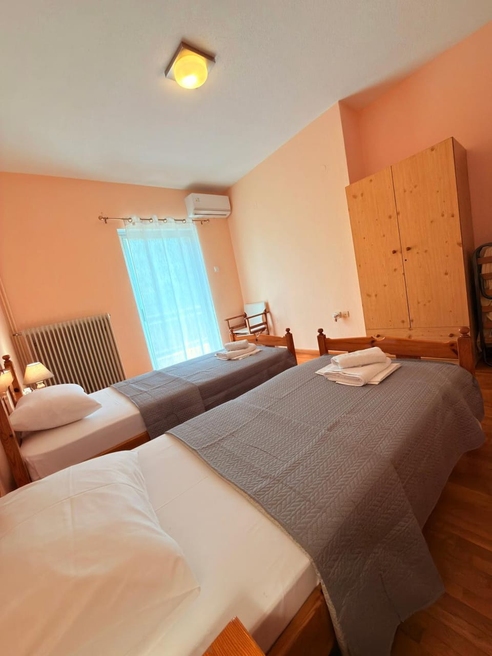 Bed, Bedroom, towels, wardrobe