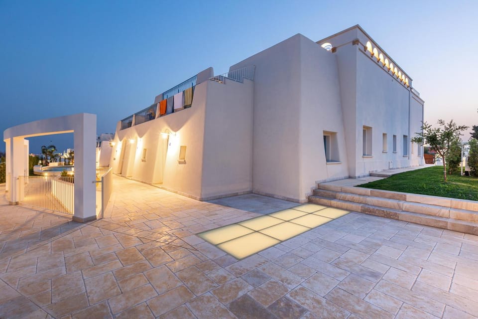 Property building, Patio, Inner courtyard view