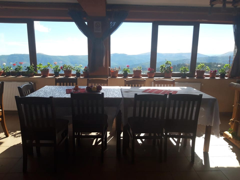 Piatra Rancii Bed and Breakfast in Romania