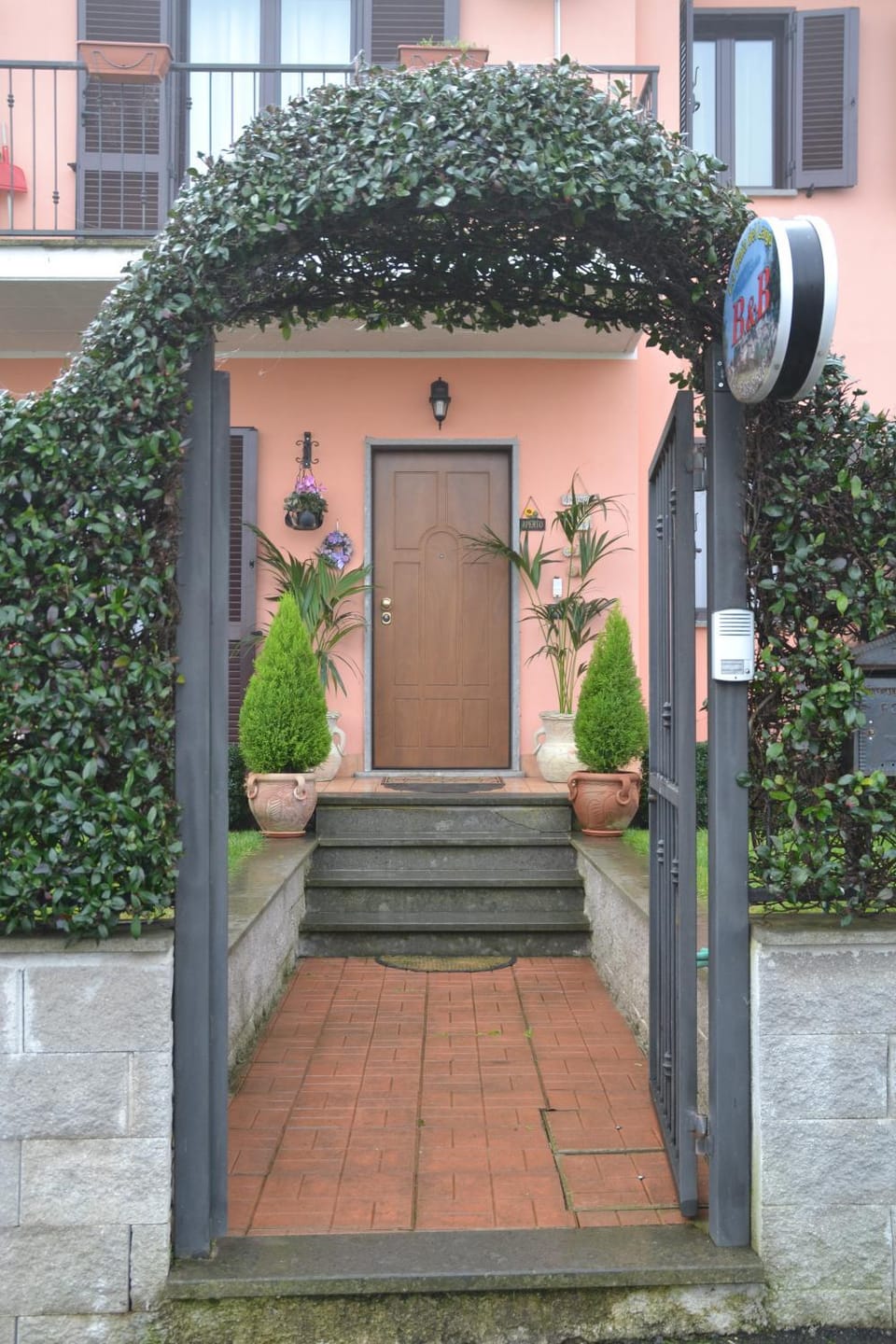 Facade/entrance, Day