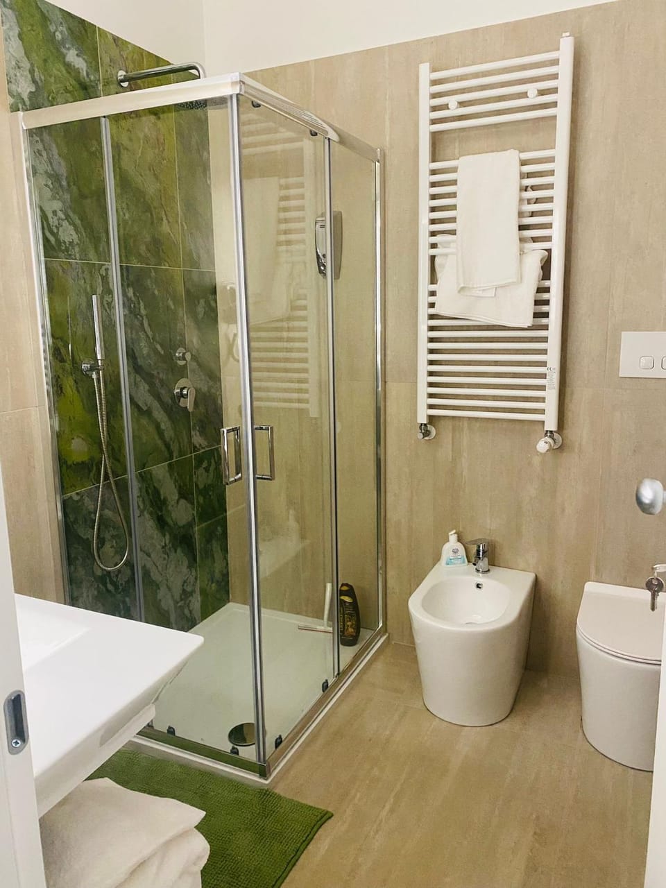 Shower, Toilet, Bathroom