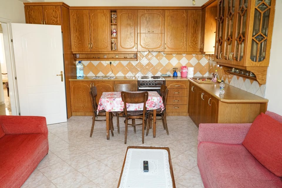 Dining area, Communal kitchen
