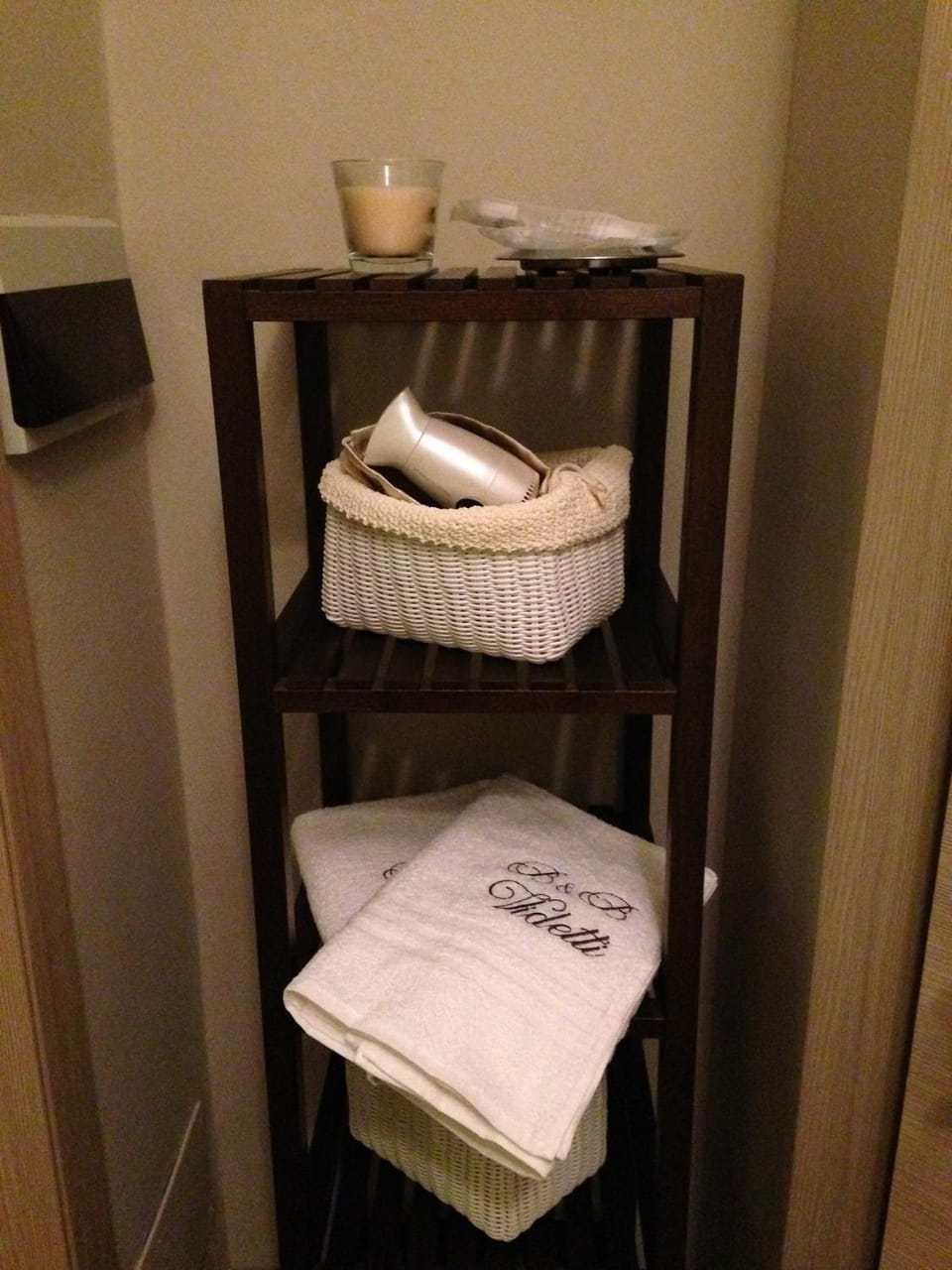 Bathroom, Decorative detail