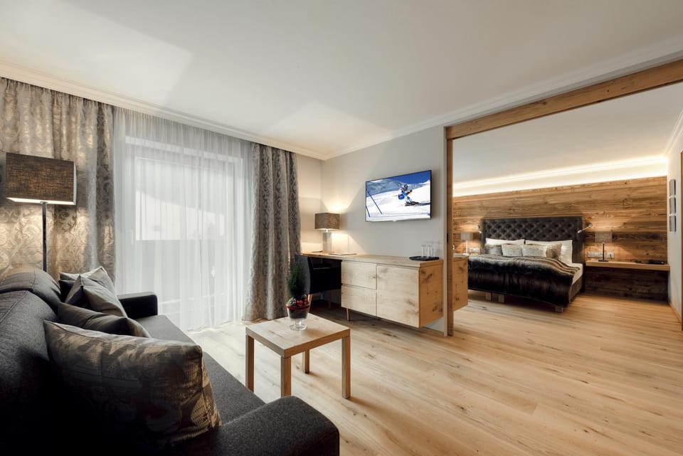 Day, Living room