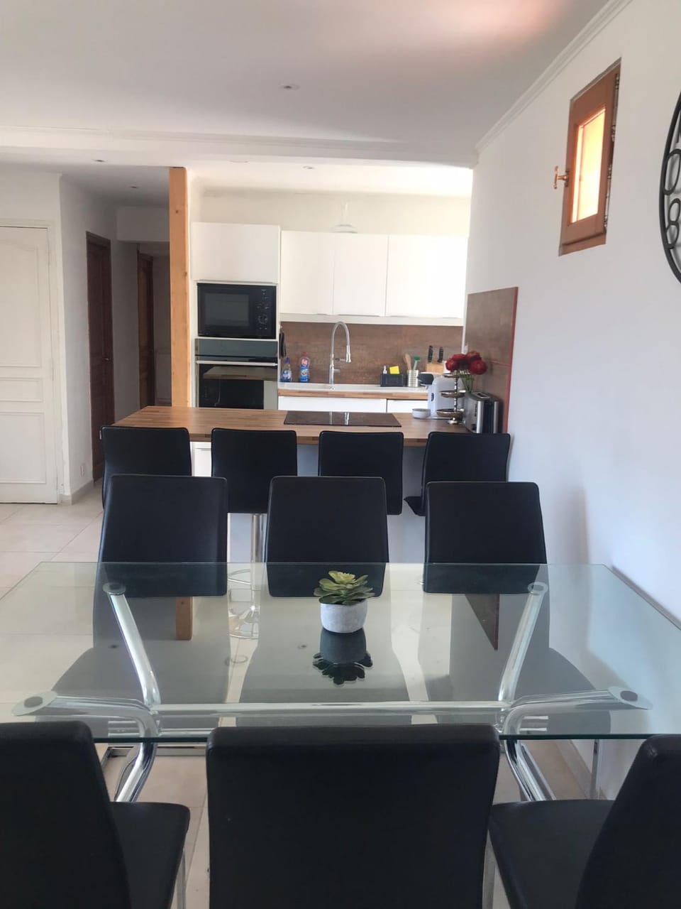 Kitchen or kitchenette, Dining area, pet friendly