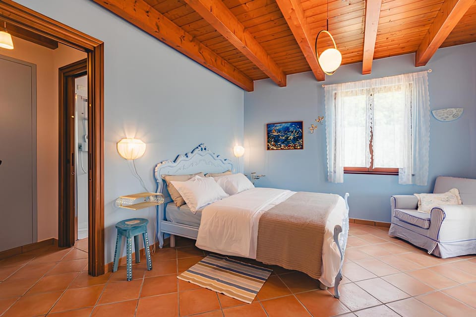 Seating area, Bedroom