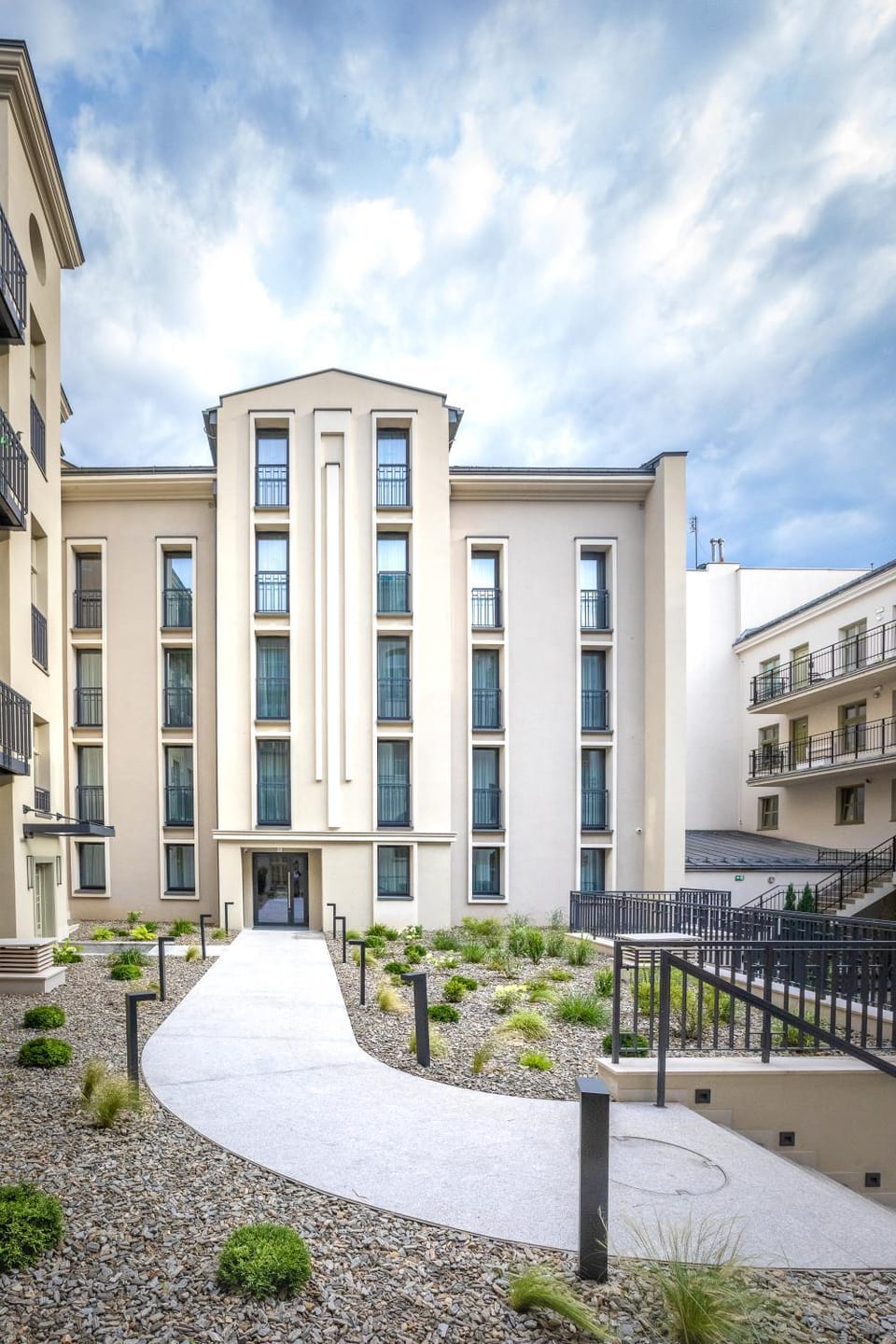 Property building, Facade/entrance, Garden