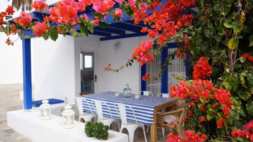 Facade/entrance, Garden, Balcony/Terrace