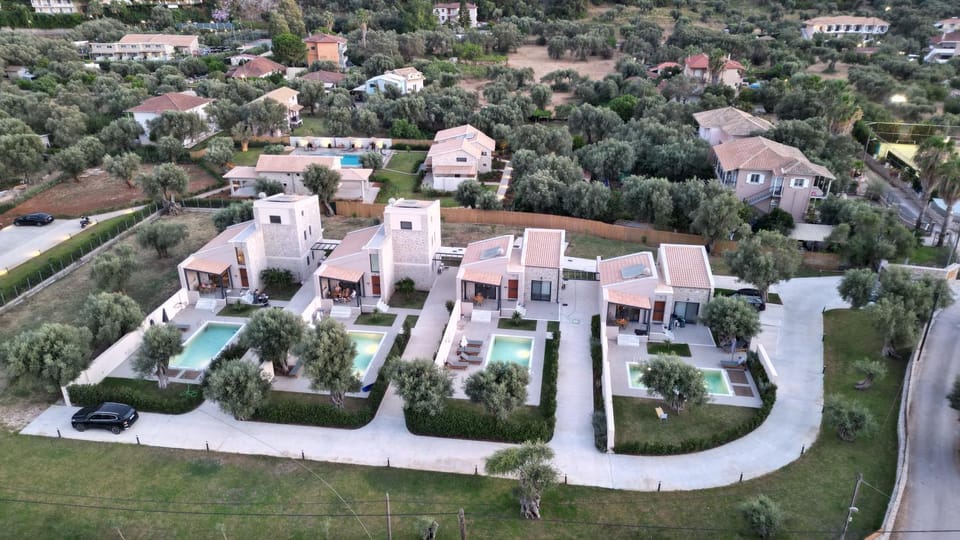 Property building, Day, Neighbourhood, Natural landscape, Bird's eye view, Location
