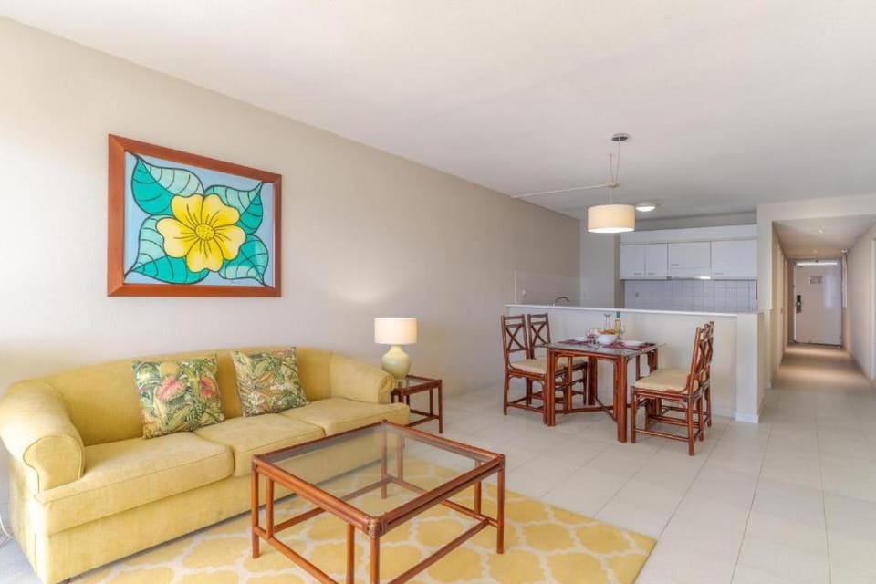 Tranquil Beachside Stay - Atlantic Gardens Beach Apartment in Funchal