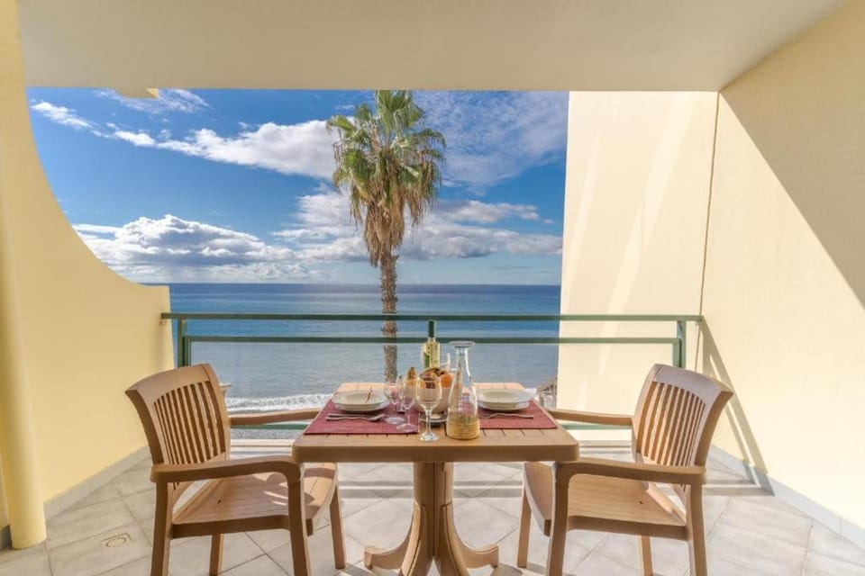 Patio, View (from property/room), Balcony/Terrace, Seating area, Sea view