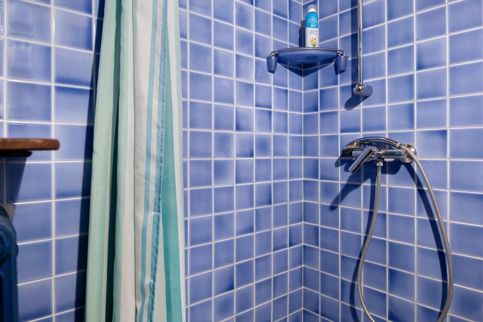 Bathroom, Living room