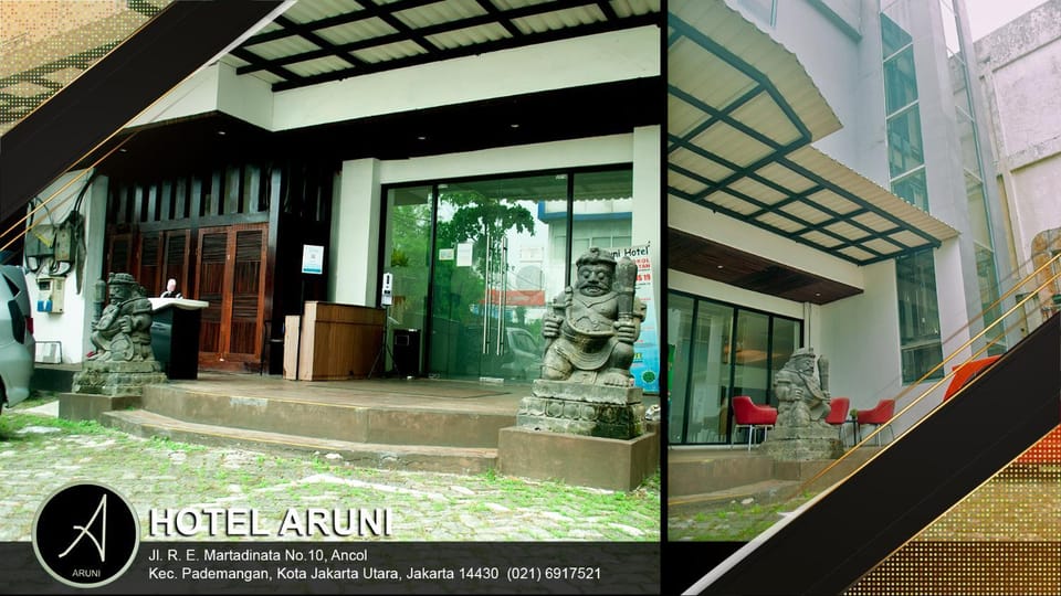 Facade/entrance