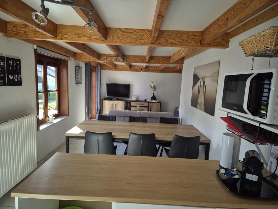 TV and multimedia, Dining area