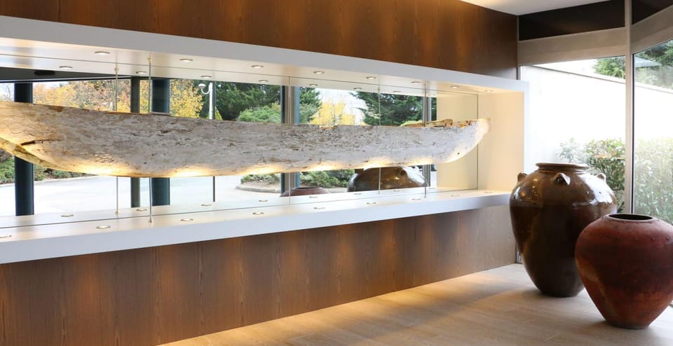 Lobby or reception, Decorative detail, On site