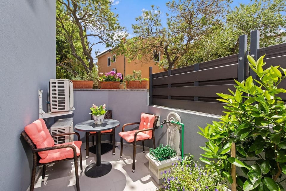 Patio, Garden, Garden view