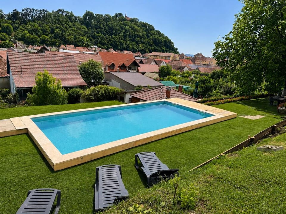 Swimming pool, Swimming pool