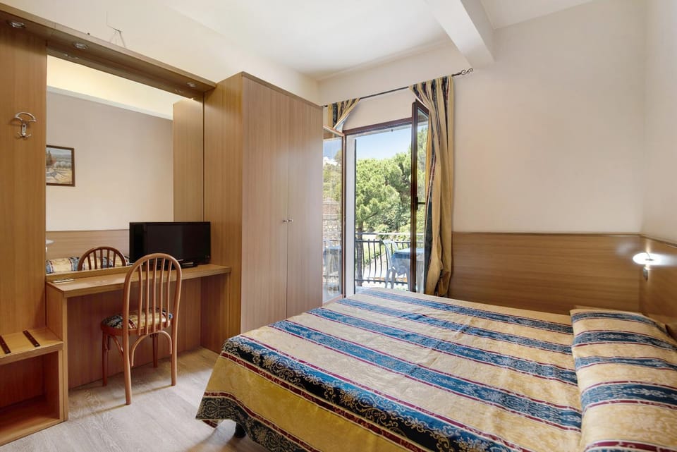 Property building, Living room, Bedroom