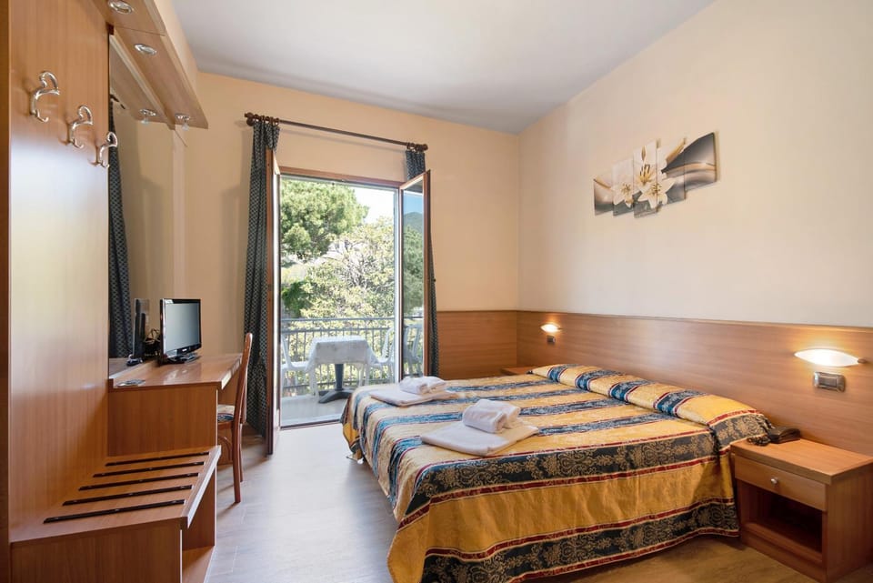 Living room, Bedroom