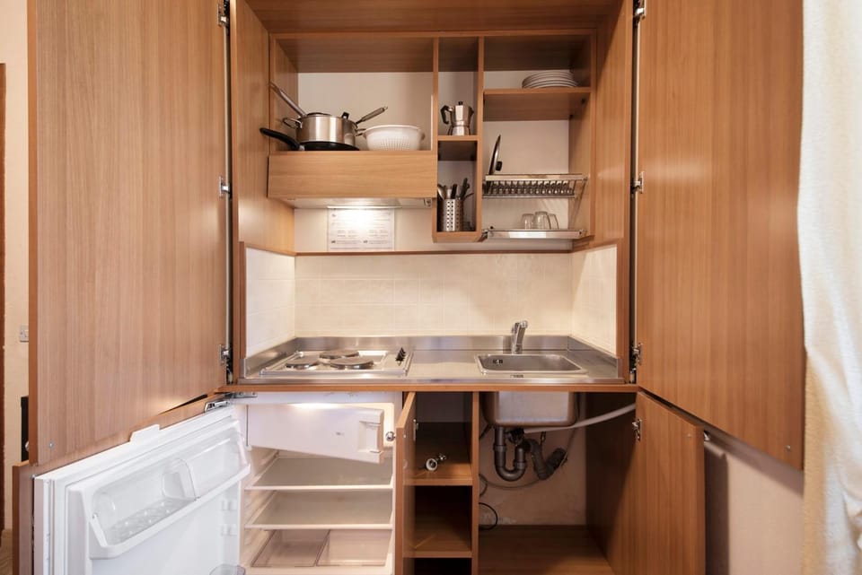 Kitchen or kitchenette, Living room