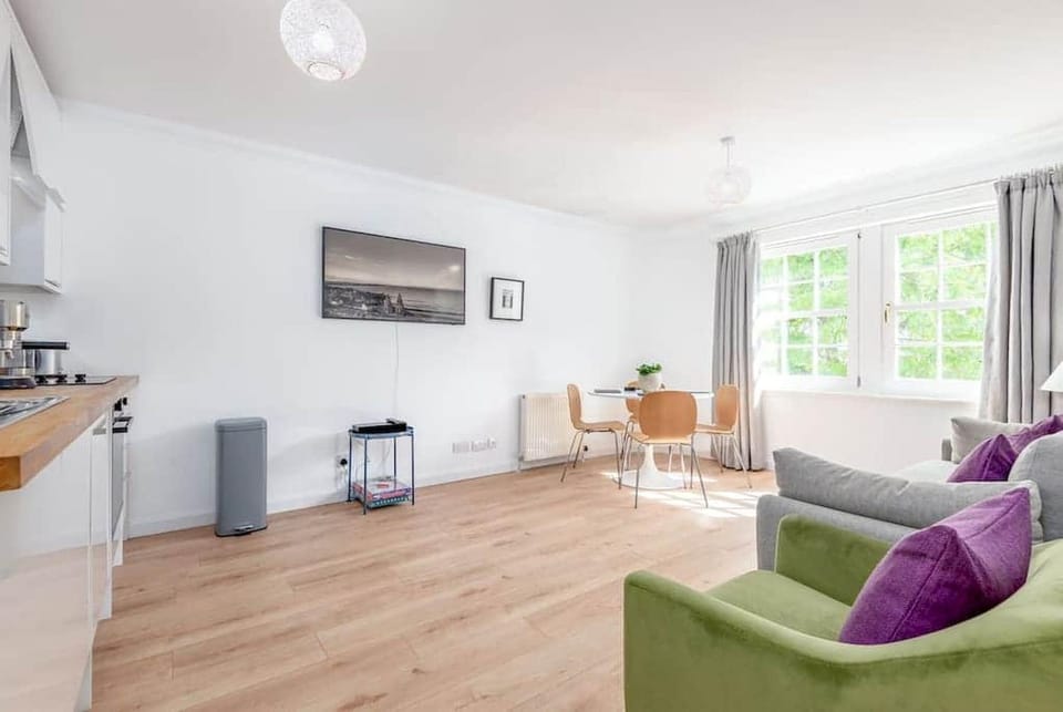 Communal lounge/ TV room, Living room